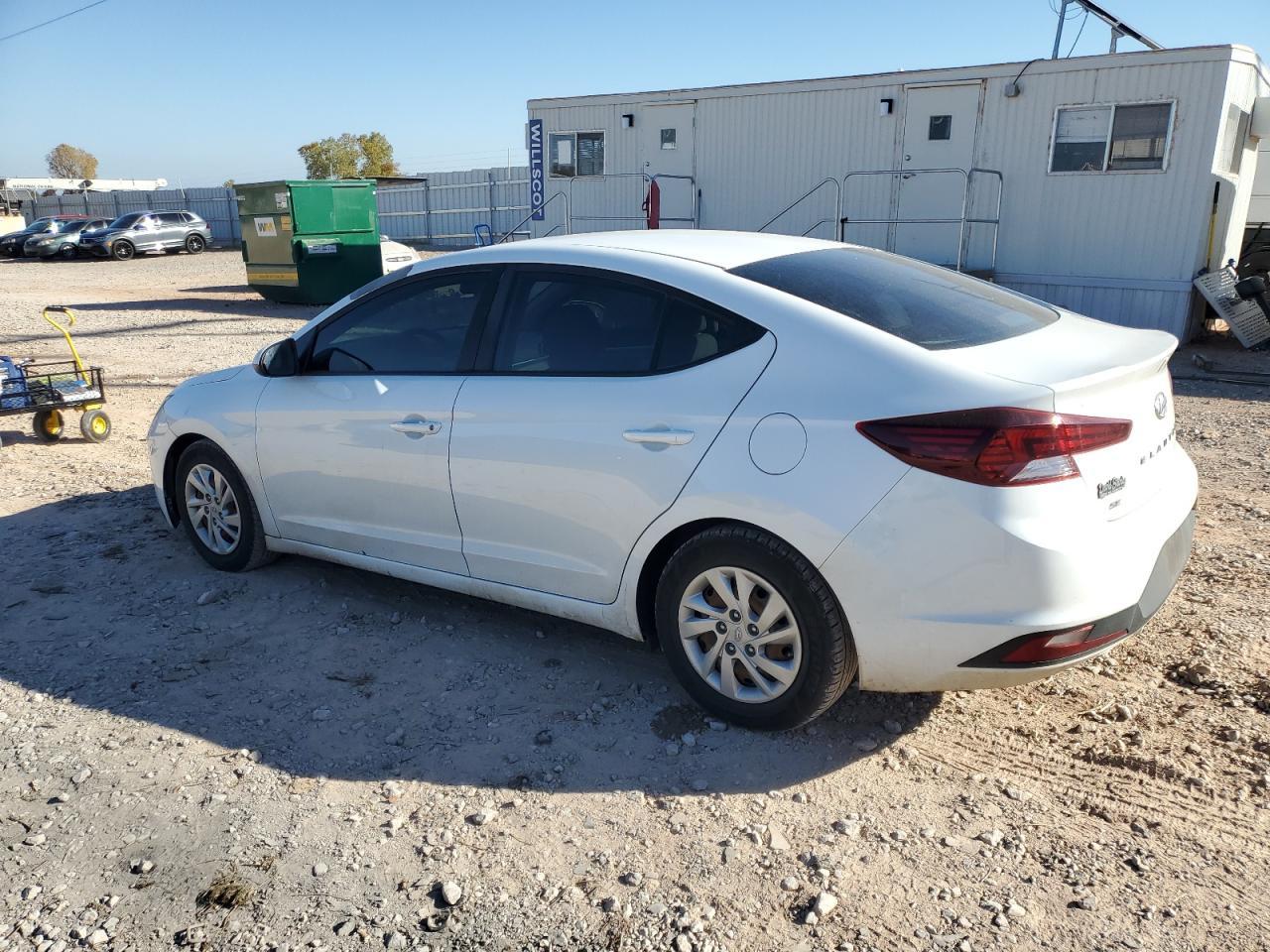 2019 Hyundai Elantra Se - Image 2