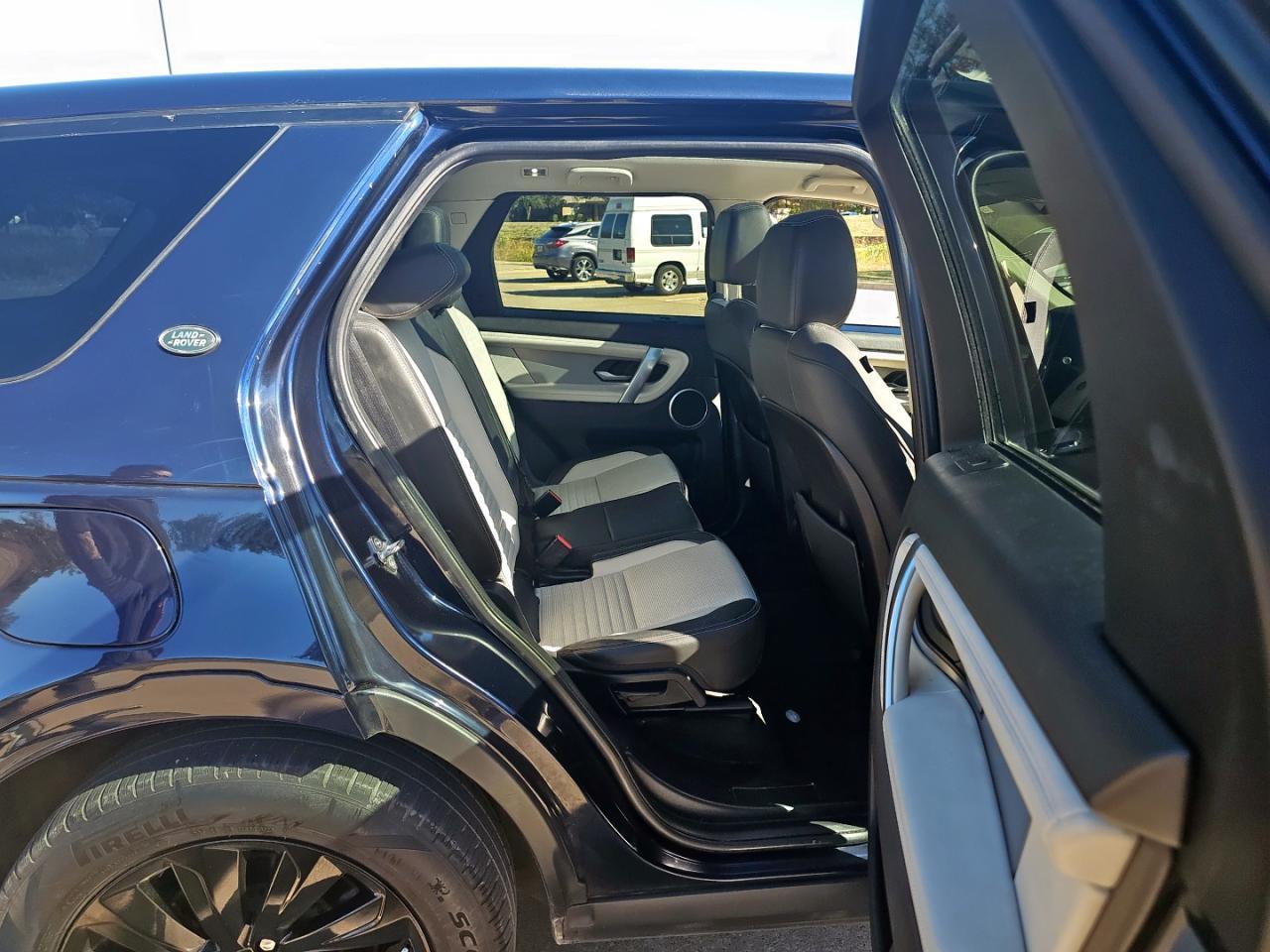 2021 Land Rover Discovery Sport Se R-Dynamic - Image 6