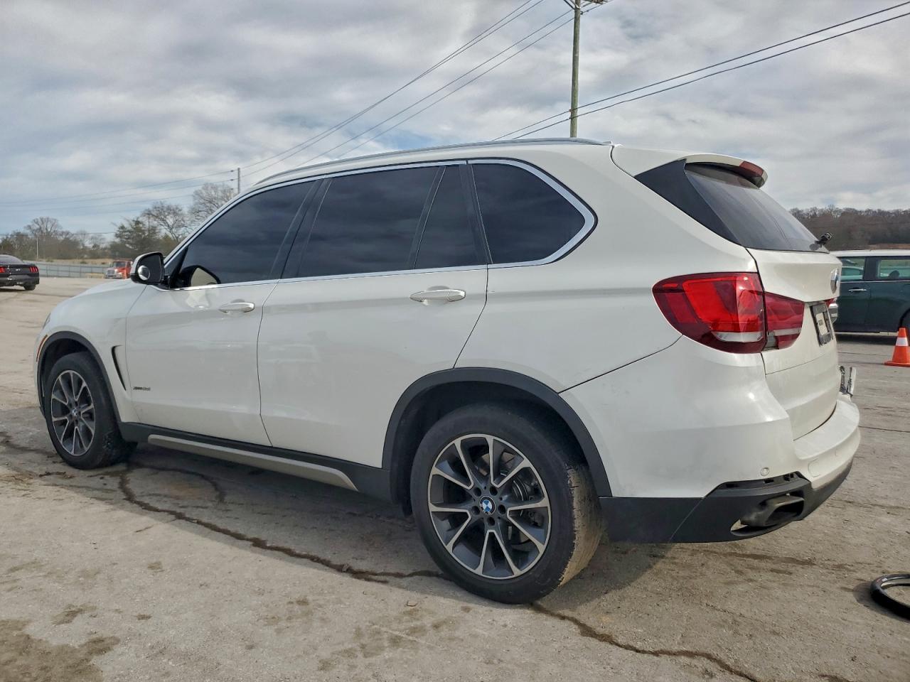 2017 BMW X5 xDrive50I - Фото 2