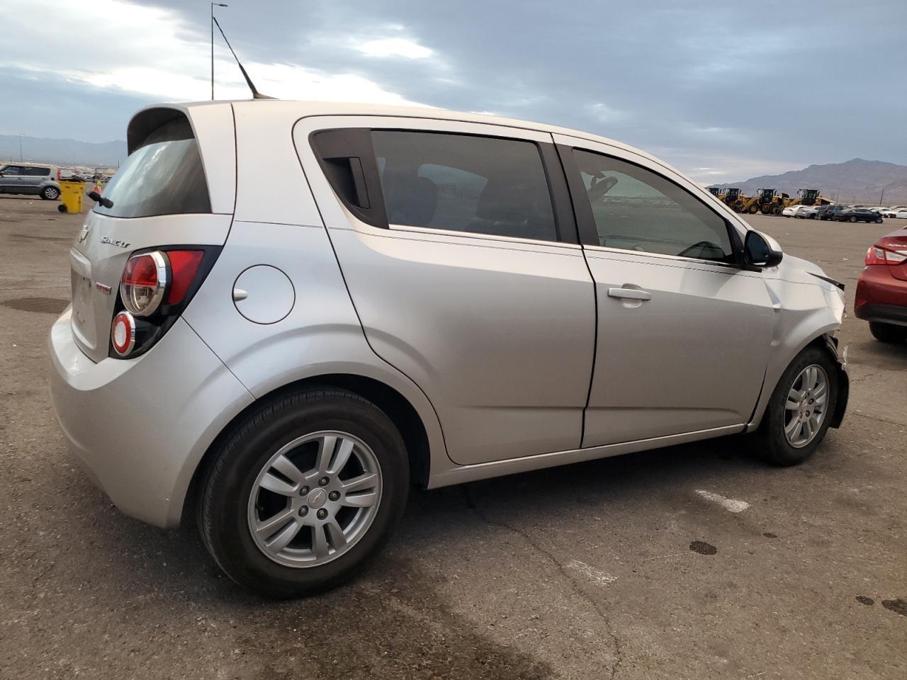 2014 Chevrolet Sonic Lt - Image 3