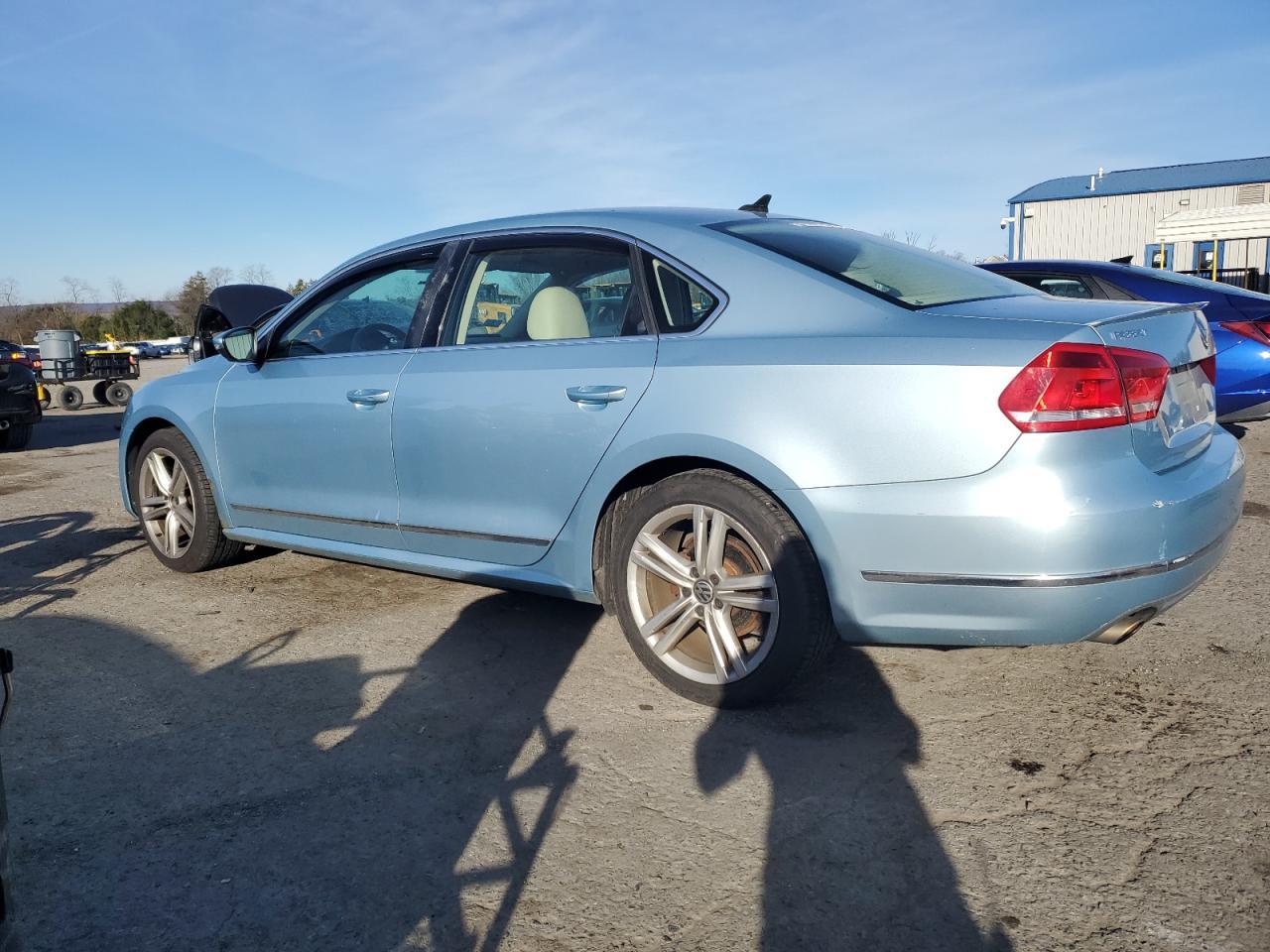 2012 Volkswagen Passat Sel - Фото 2