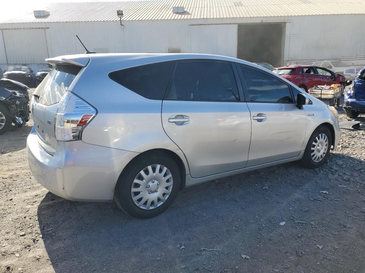 2012 Toyota Prius V - Фото 3