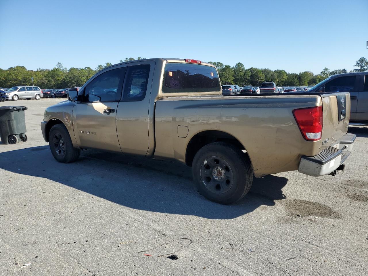 2005 Nissan Titan Xe - Image 2