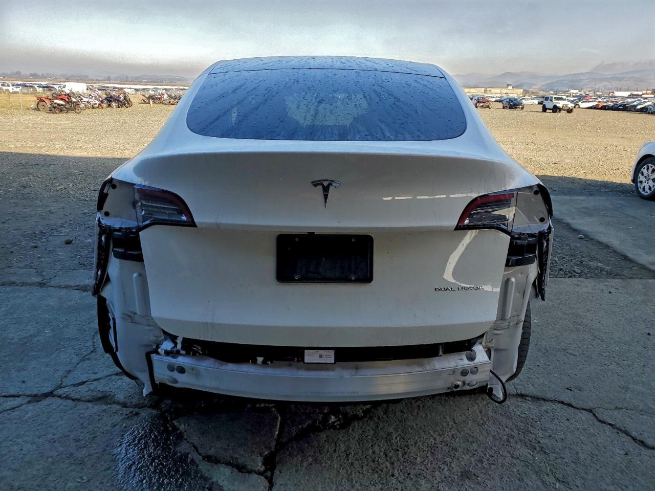 2022 Tesla Model Y - Фото 6