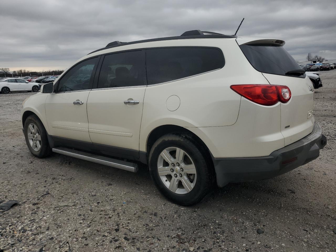 2011 Chevrolet Traverse Lt - Фото 2