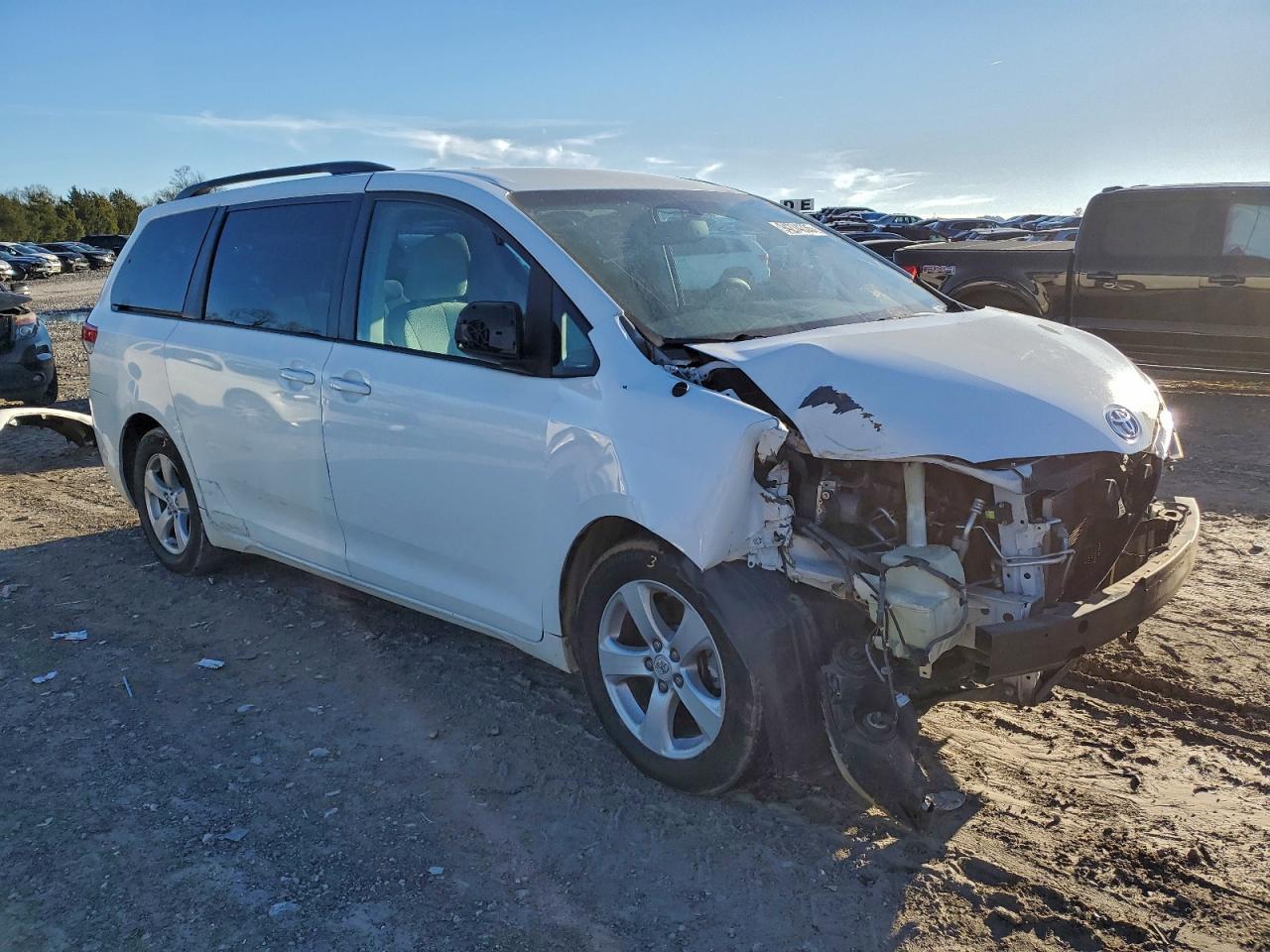 2011 Toyota Sienna Le - Фото 4