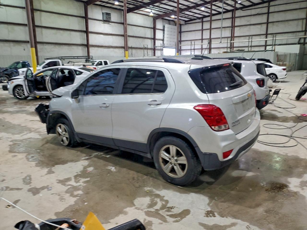 2017 Chevrolet Trax 1Lt - Фото 2