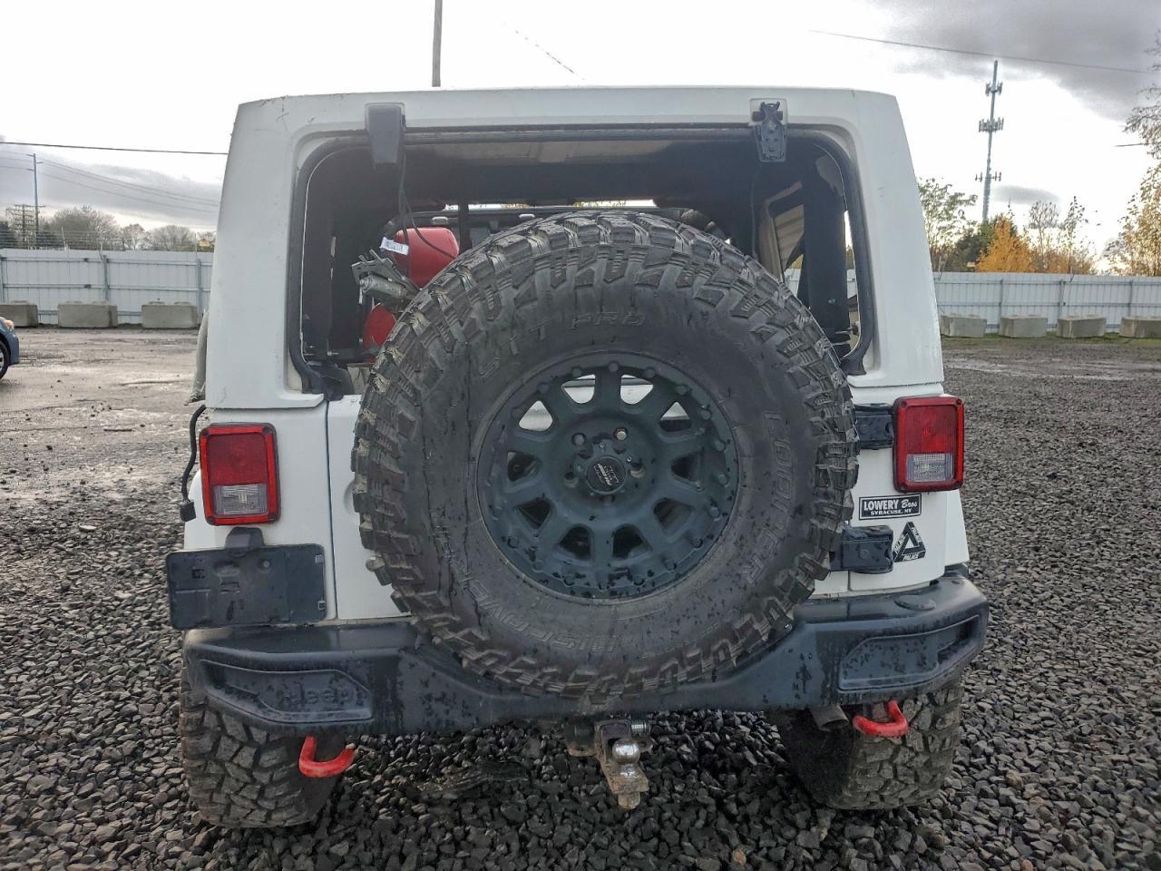 2015 Jeep Wrangler Sahara - Фото 6