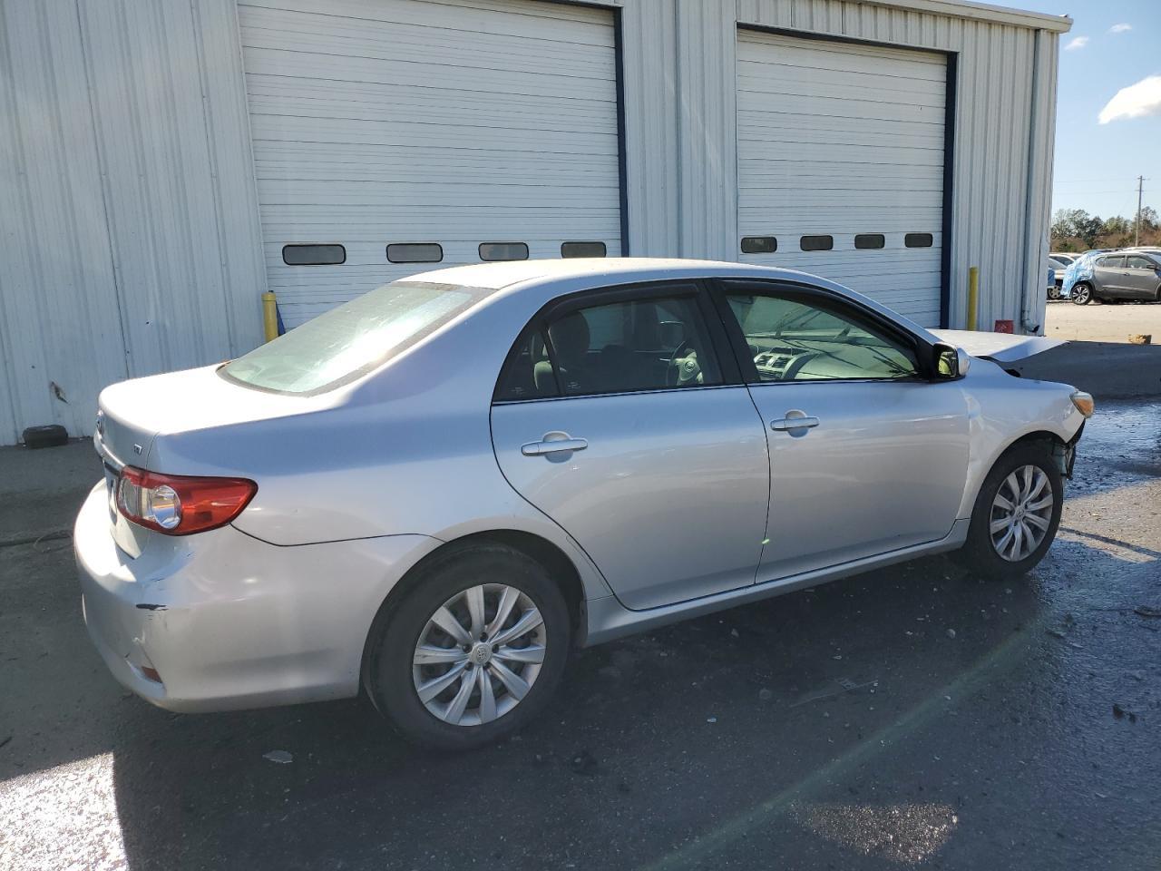 2013 Toyota Corolla Base - Фото 3