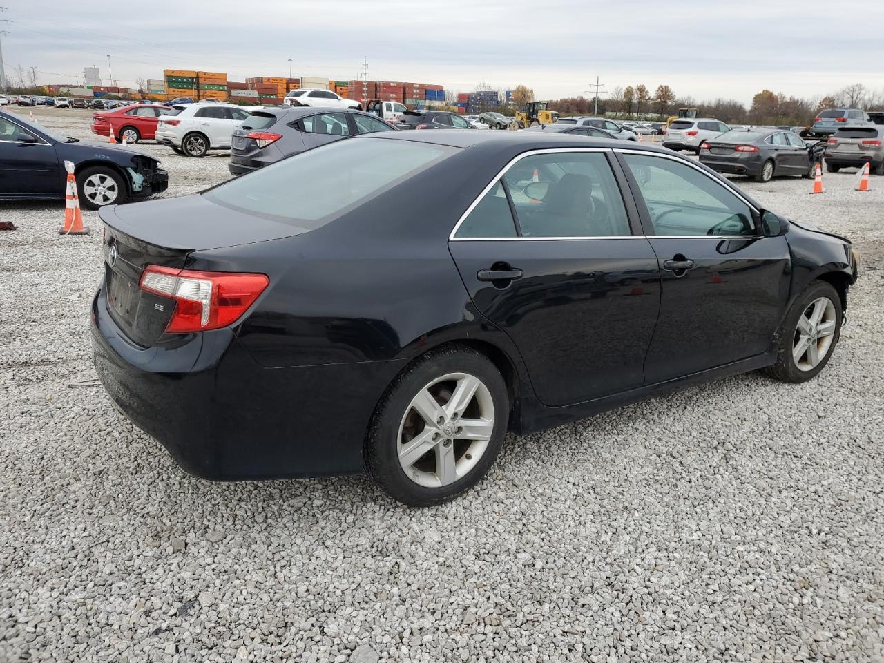 2013 Toyota Camry L - Фото 3