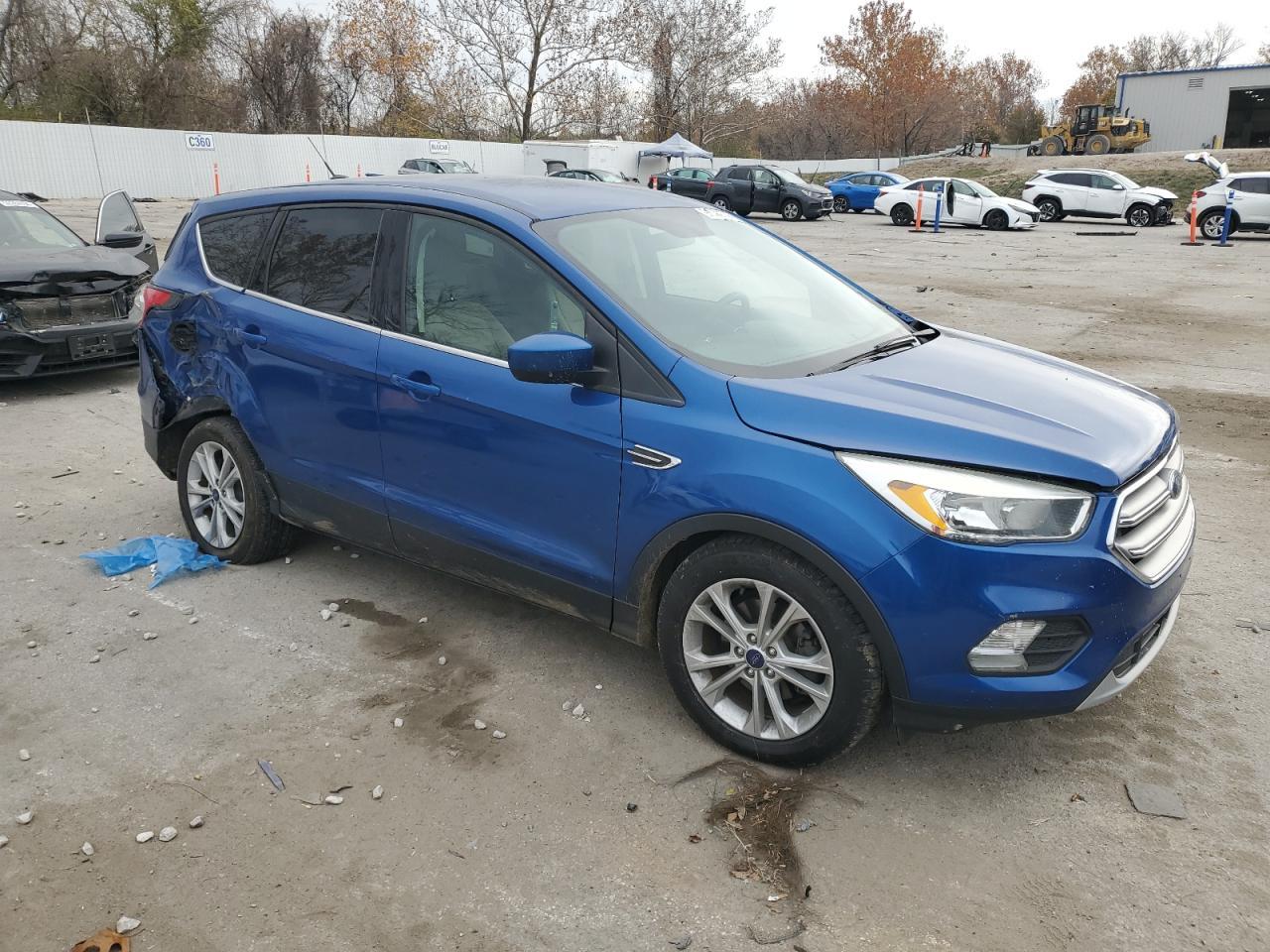 2017 Ford Escape Se - Фото 4