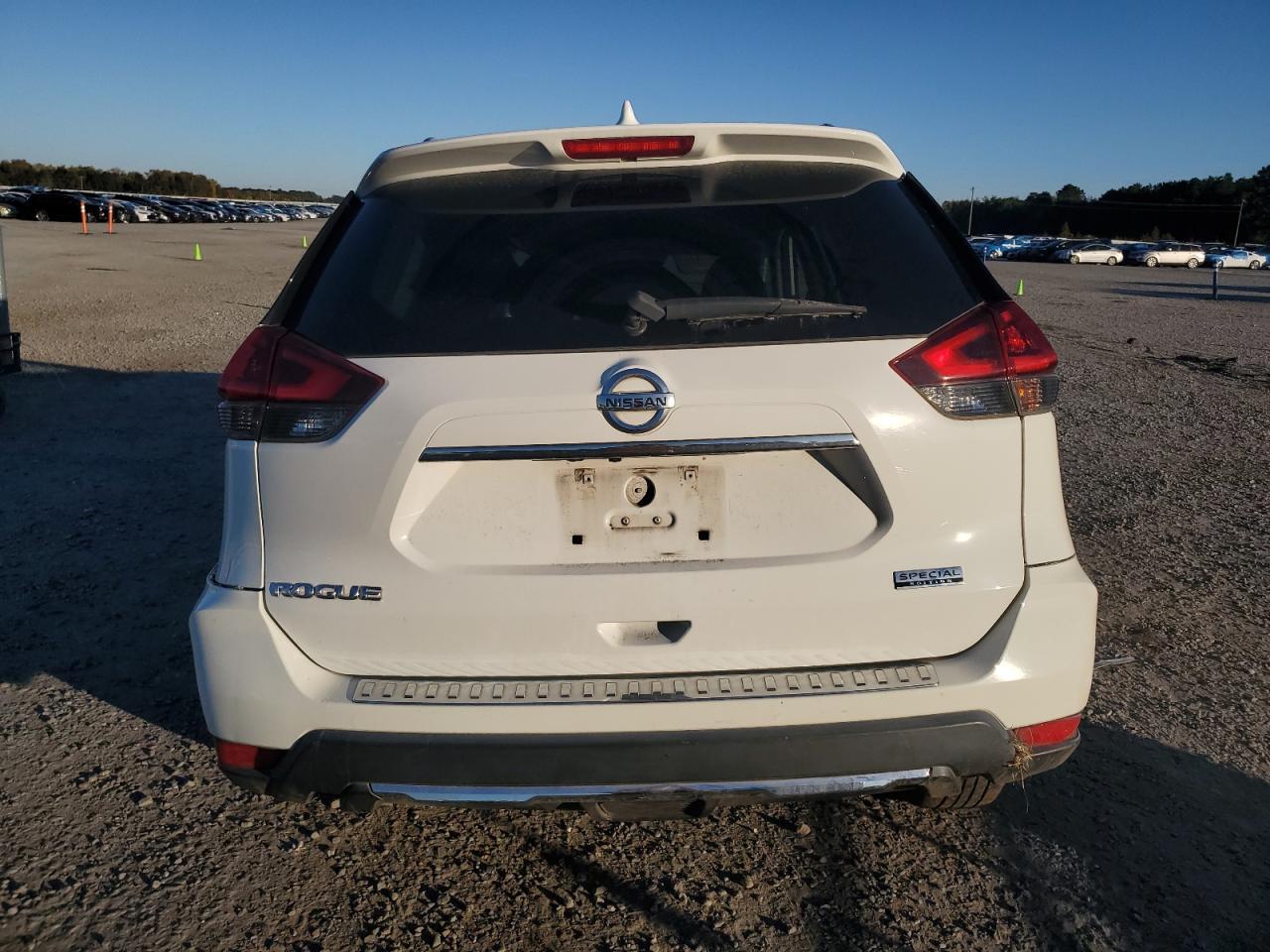 2019 Nissan Rogue S - Image 6