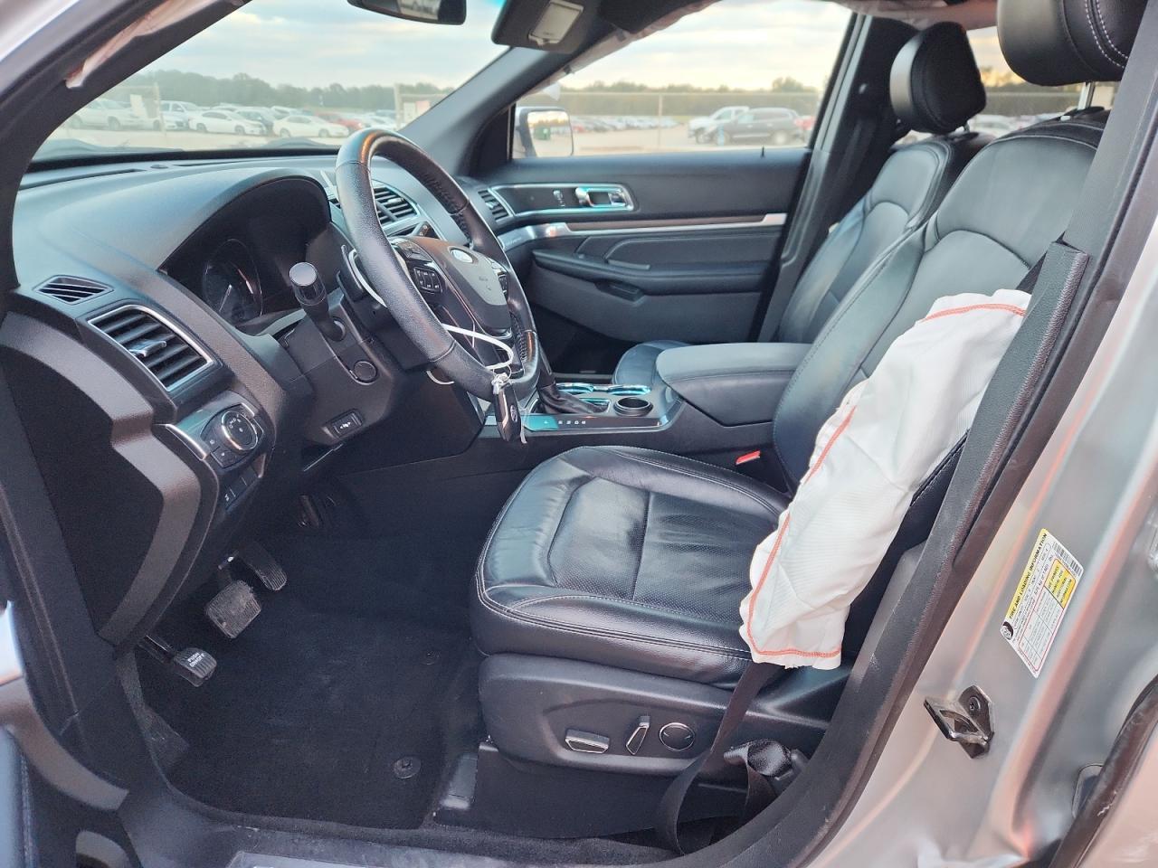 2017 Ford Explorer Limited - Image 7