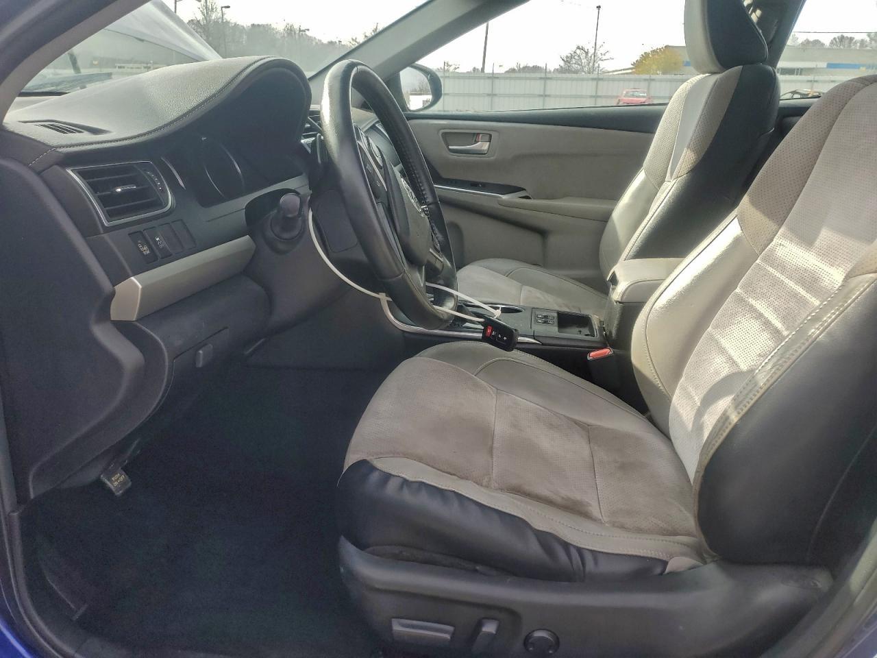 2015 Toyota Camry Le - Image 7