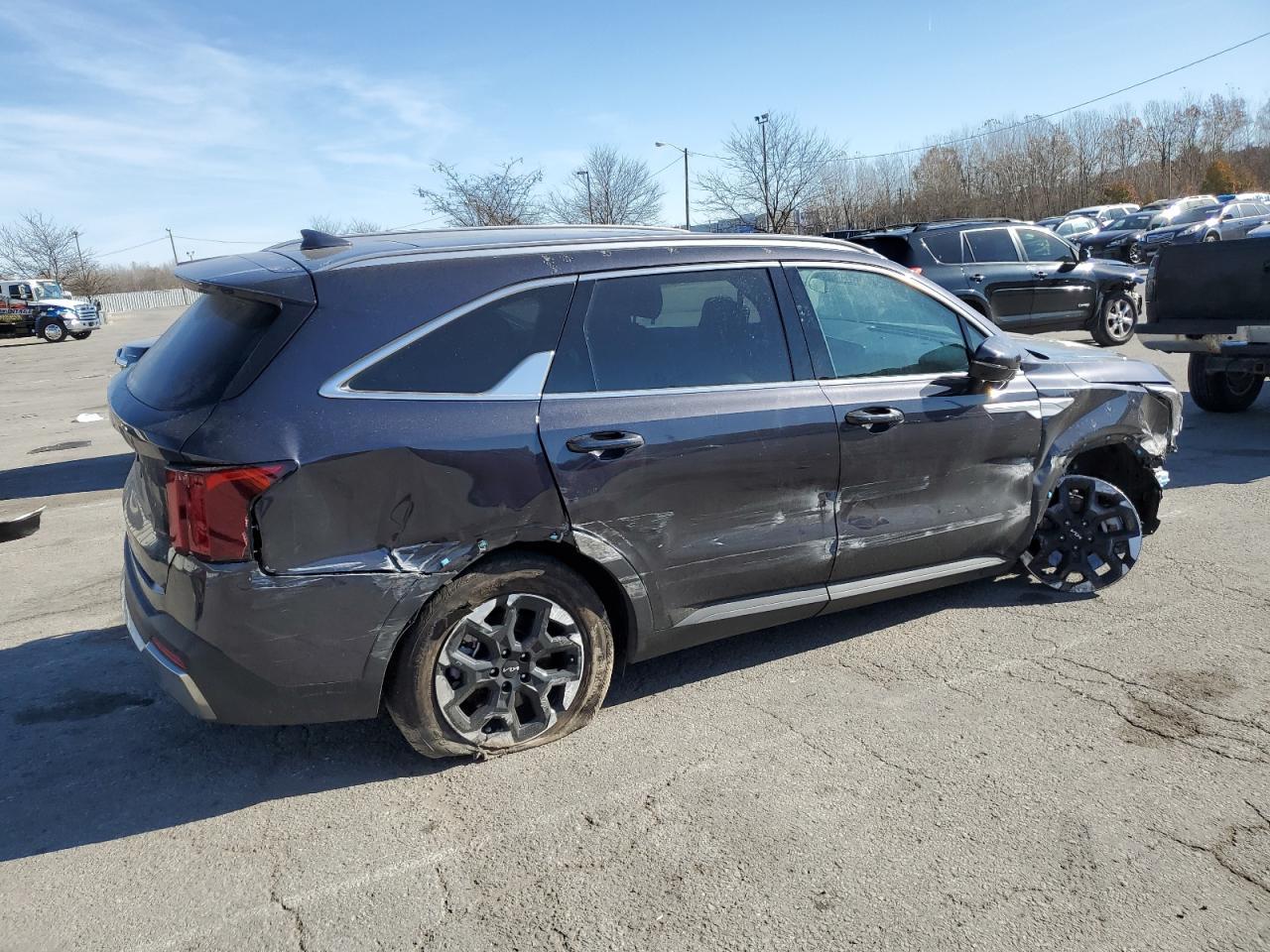 2025 Kia Sorento S - Фото 3