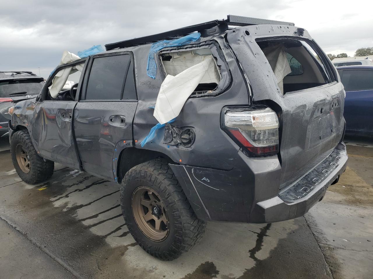 2020 Toyota 4Runner Sr5 - Image 2