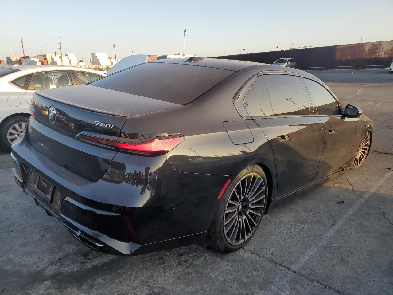 2025 BMW 760 Xi - Image 3