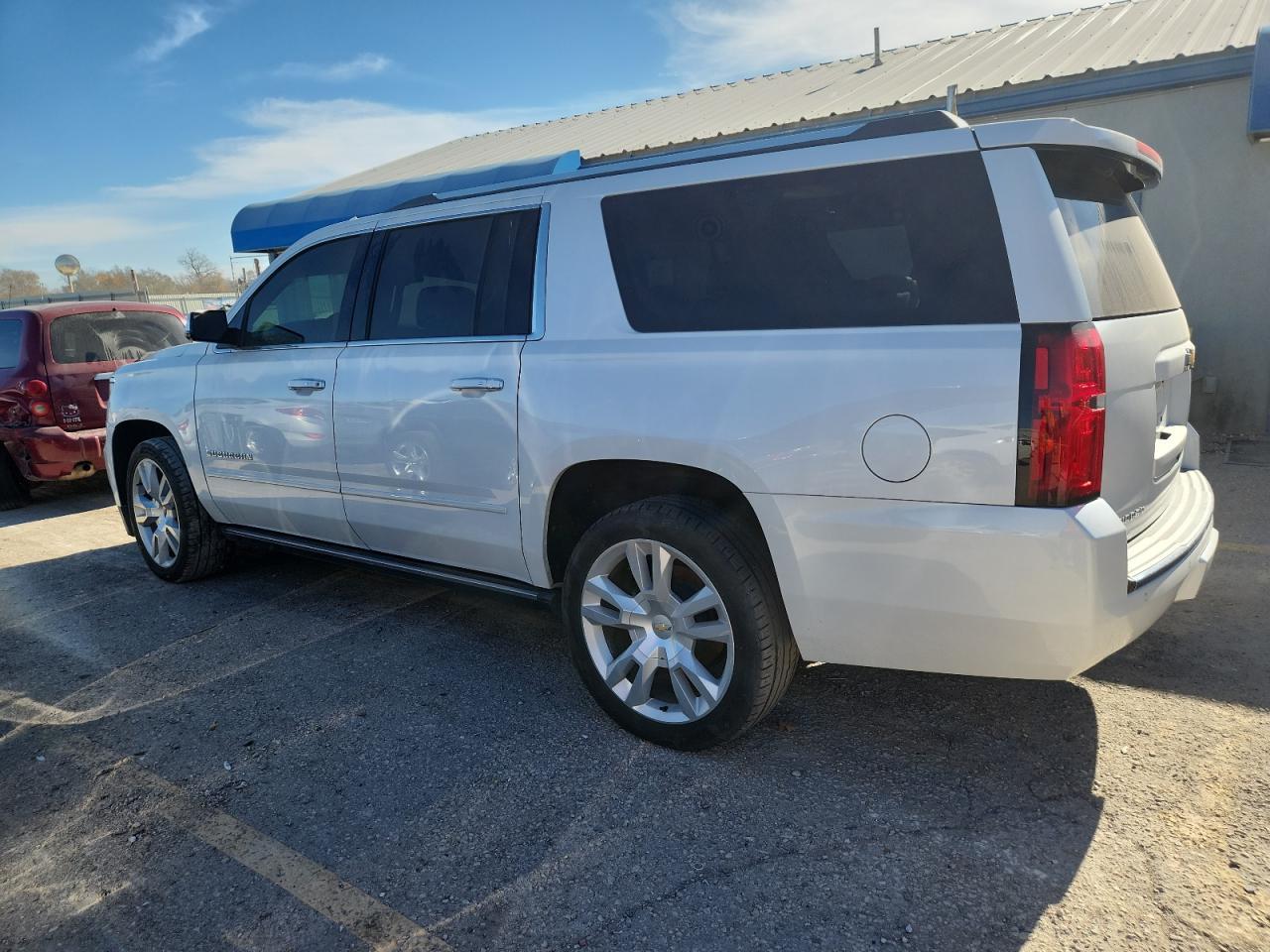 2017 Chevrolet Suburban K1500 Premier - Фото 2