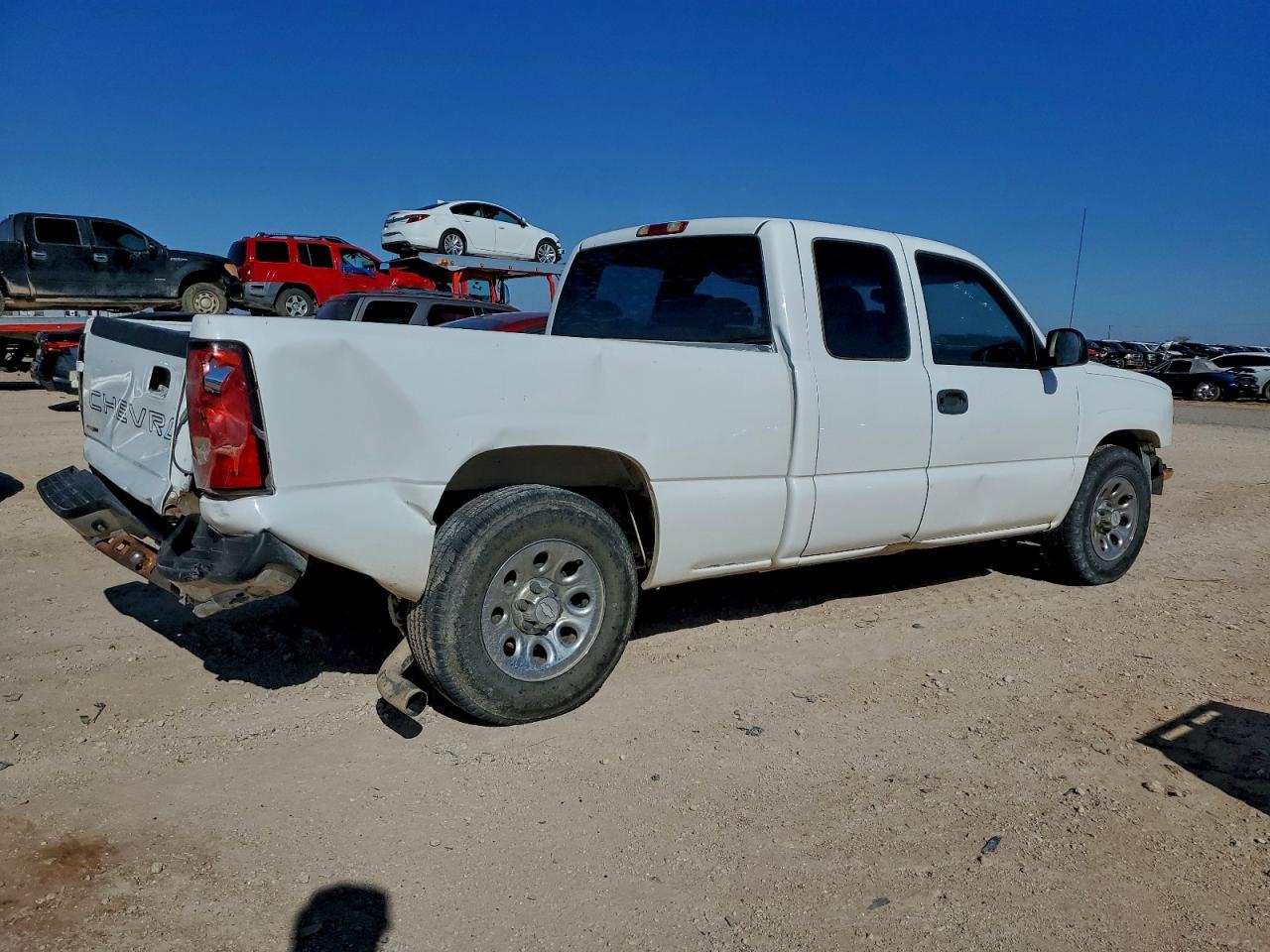 2007 Chevrolet Silverado C1500 Classic - Image 3