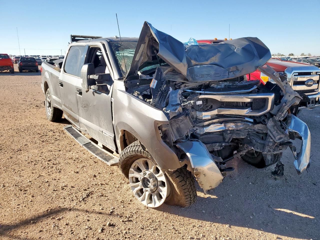 2022 Ford F250 Super Duty - Фото 4