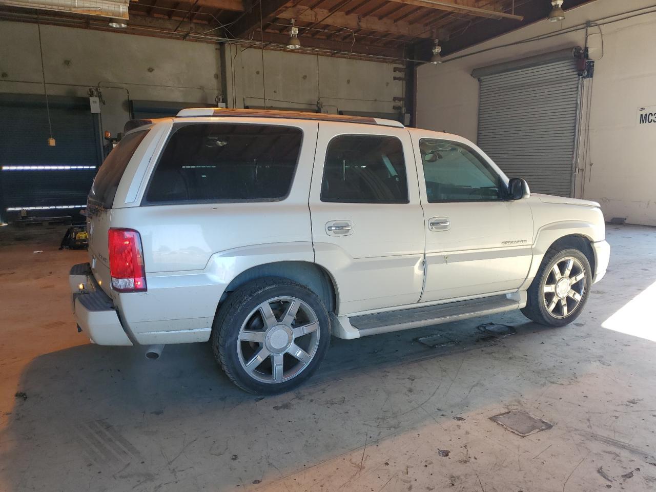 2003 Cadillac Escalade Luxury - Фото 3