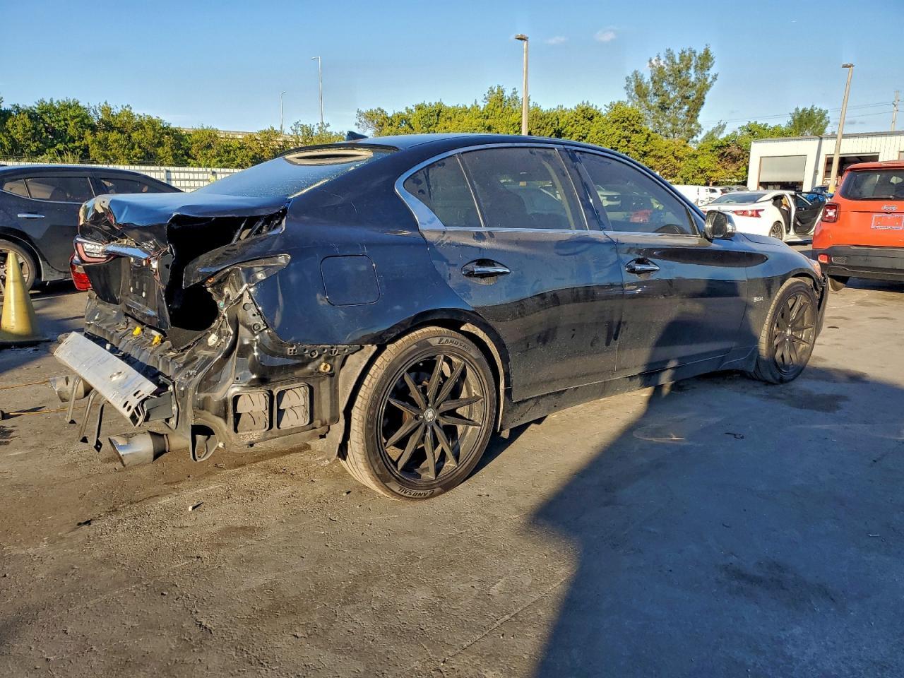 2018 Infiniti Q50 Luxe - Фото 3
