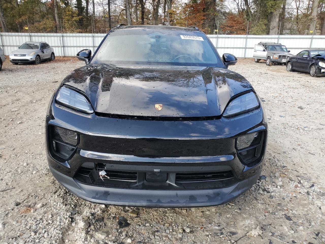 2025 Porsche Macan - Image 5