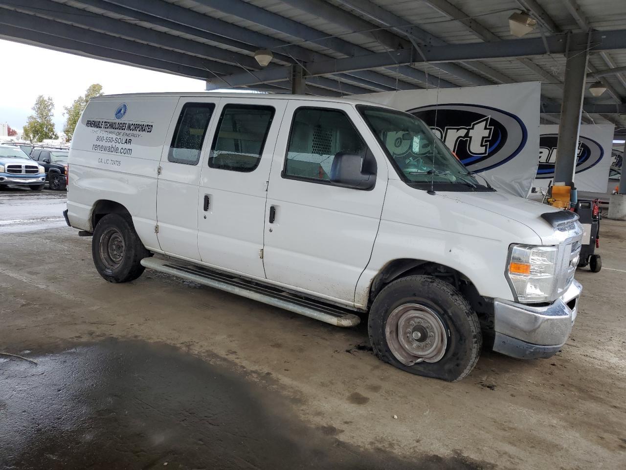 2014 Ford Econoline E250 Van - Image 4