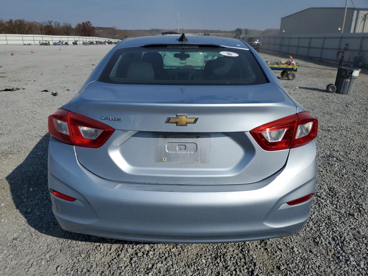 2017 Chevrolet Cruze Ls - Image 6