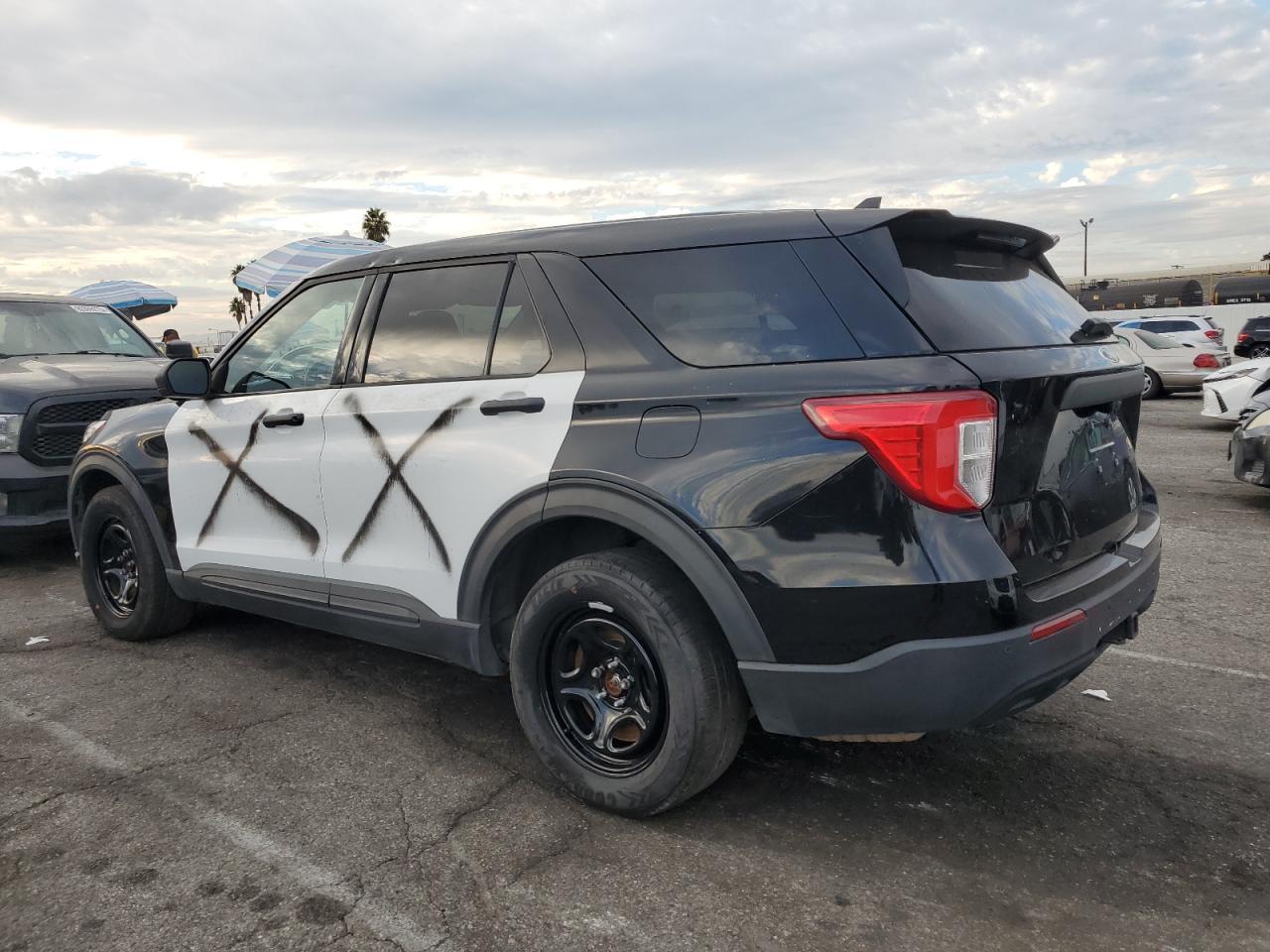 2021 Ford Explorer Police Interceptor - Фото 2