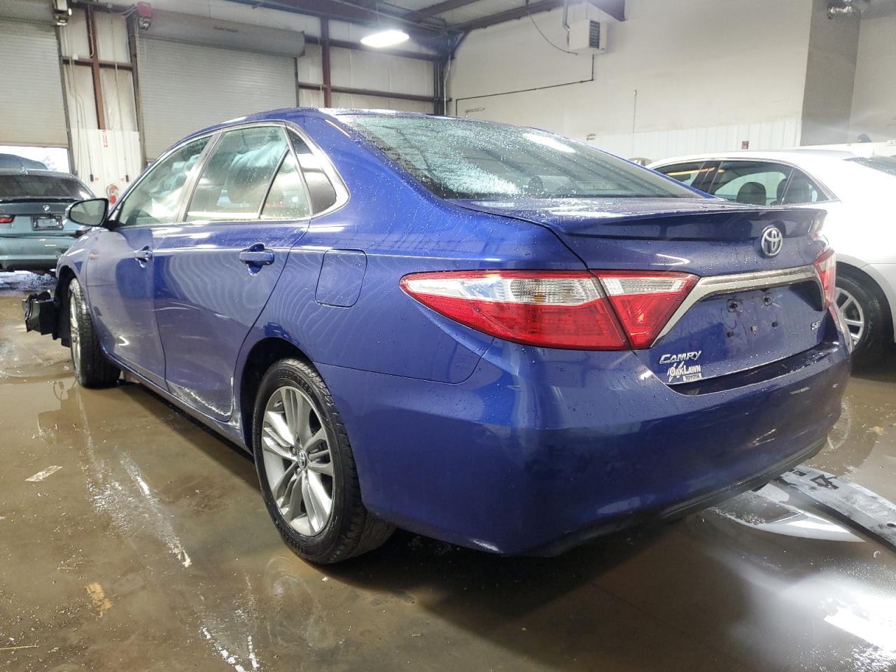 2015 Toyota Camry Le - Фото 2