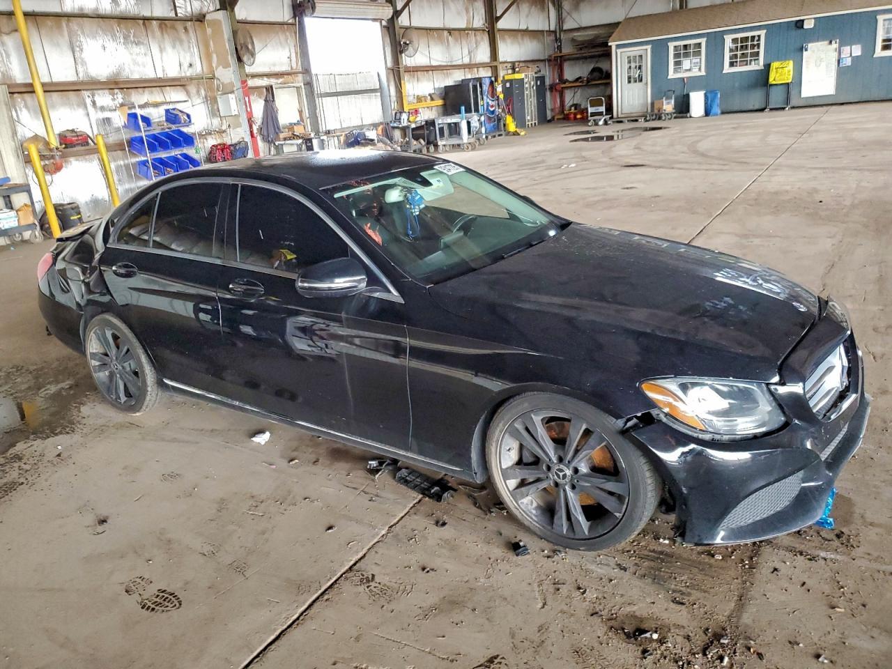 2017 Mercedes-Benz C 300 - Фото 4