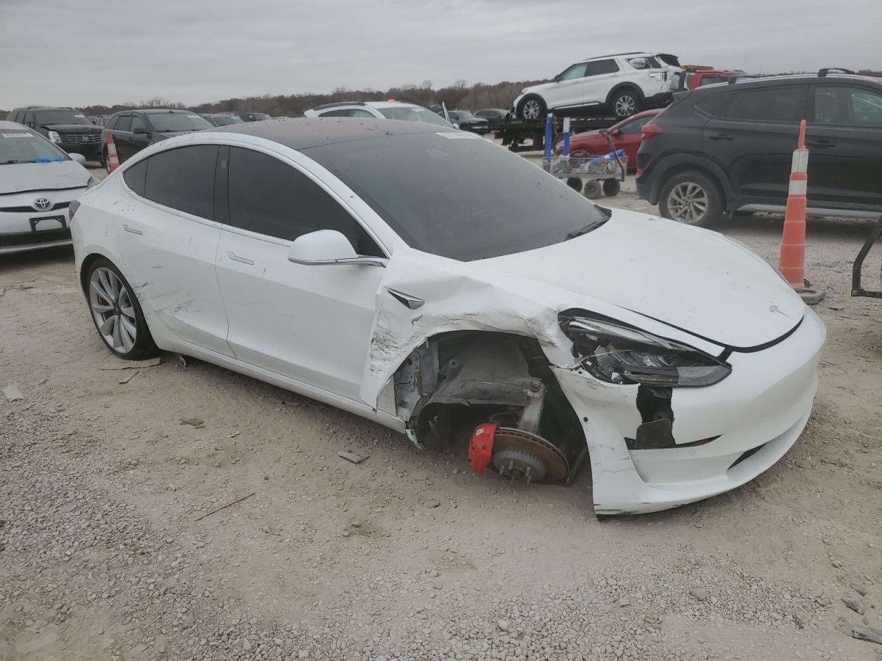 2018 Tesla Model 3 - Фото 4