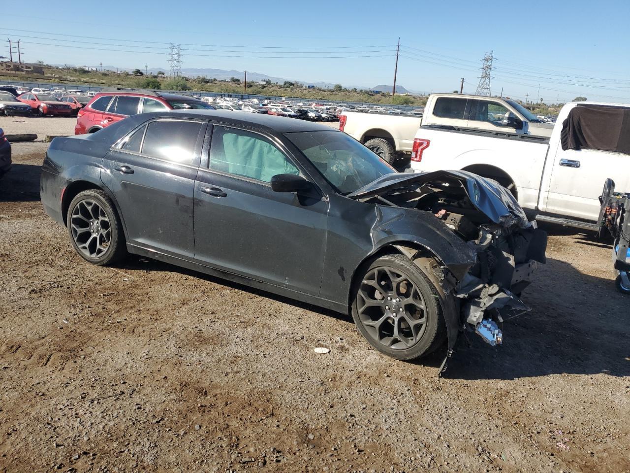 2019 Chrysler 300 Touring - Фото 4