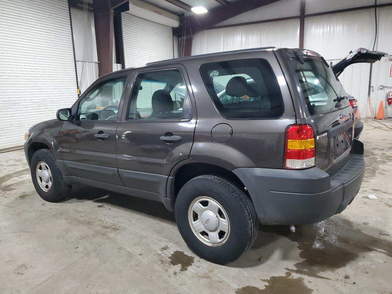 2007 Ford Escape Xls - Image 2