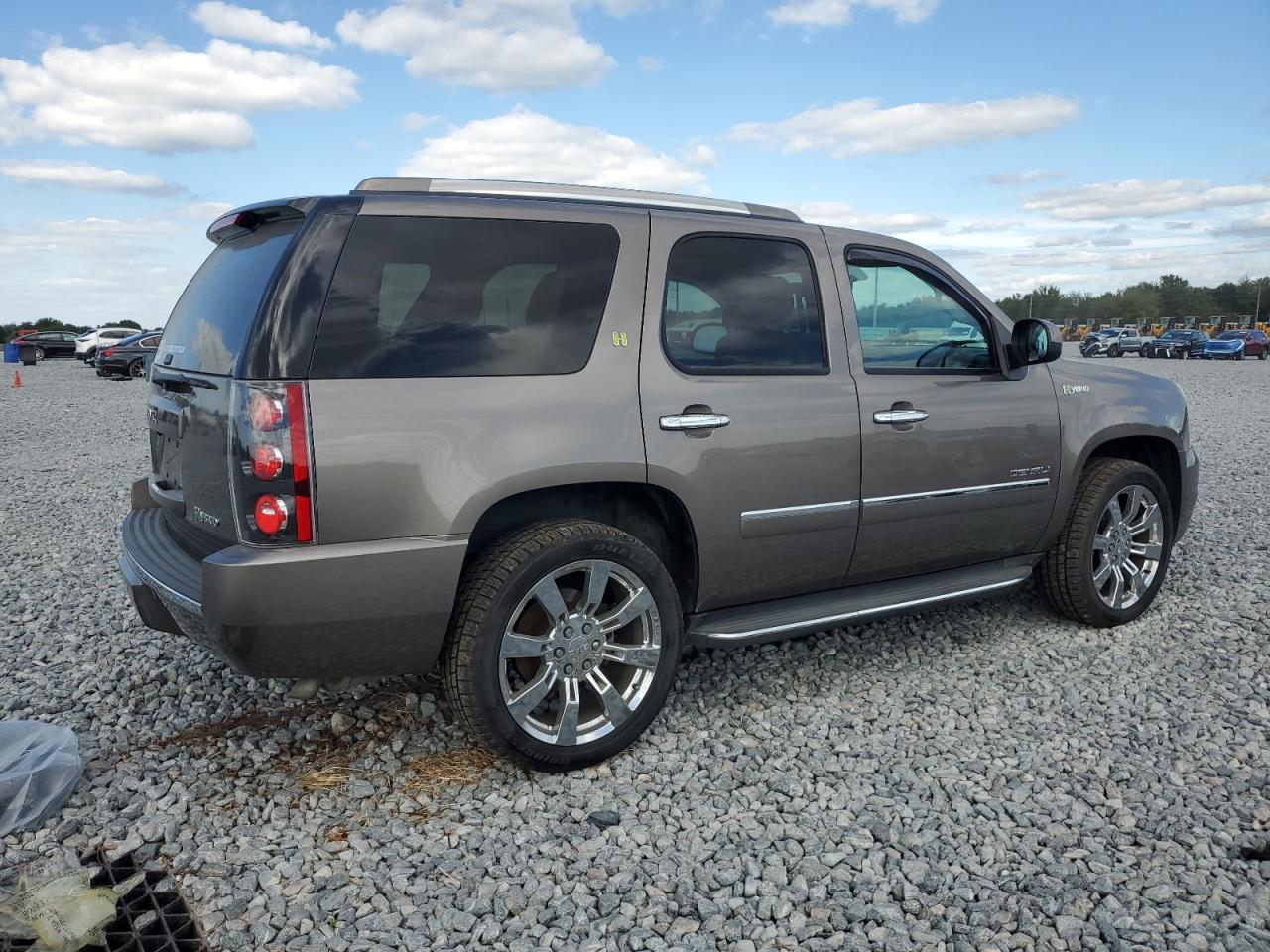 2012 GMC Yukon Denali Hybrid - Фото 3