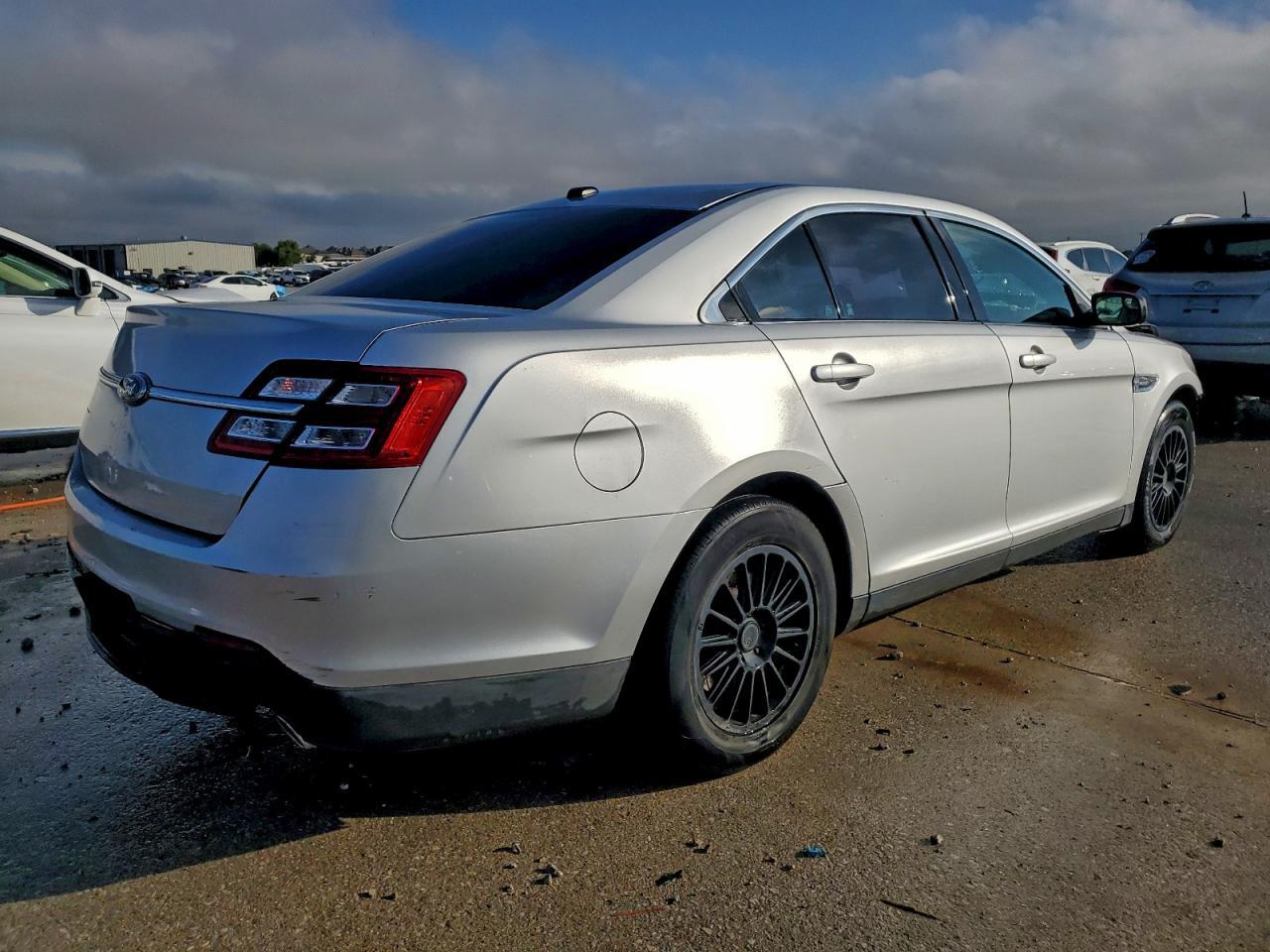 2013 Ford Taurus Se - Image 3