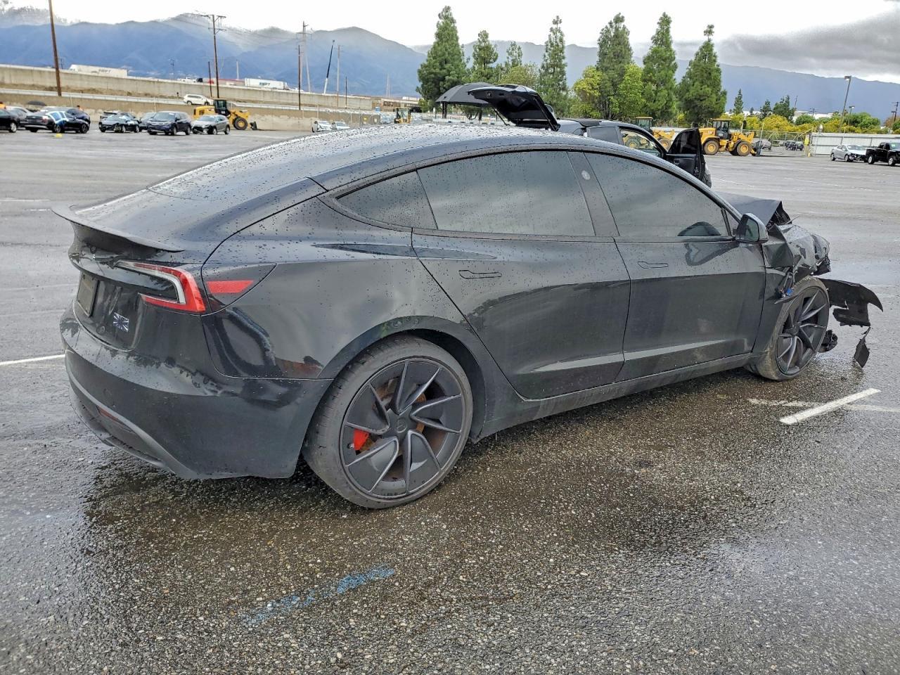 2024 Tesla Model 3 - Image 3