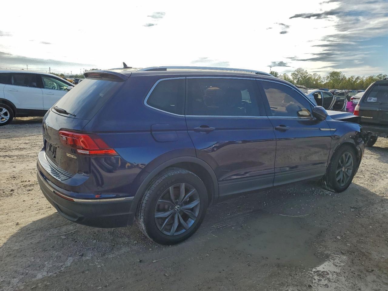 2022 Volkswagen Tiguan Se - Image 3