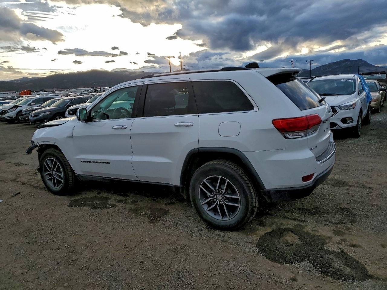 2017 Jeep Grand Cherokee Limited - Image 2
