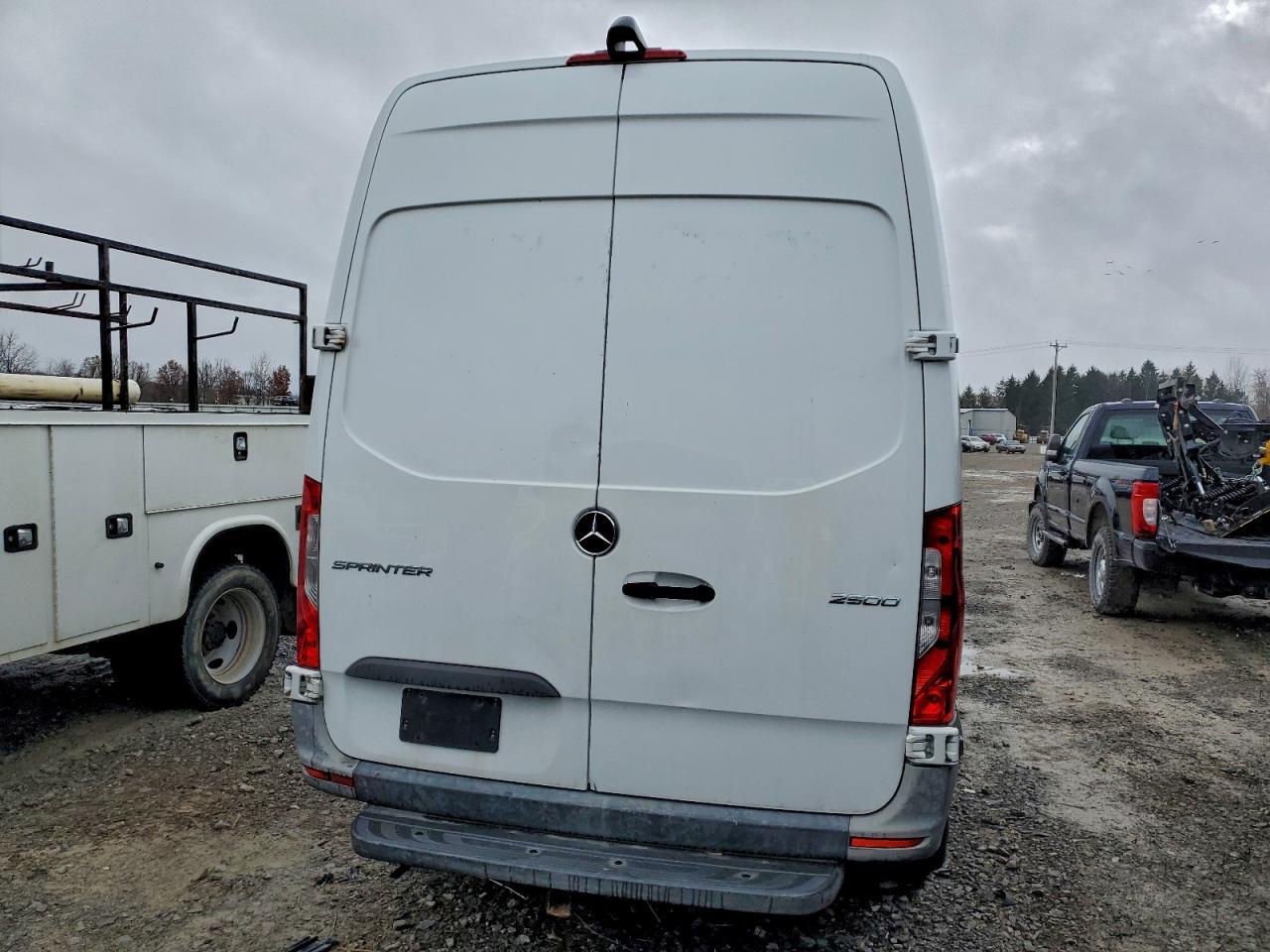 2021 Mercedes-Benz Sprinter 2500 - Фото 6