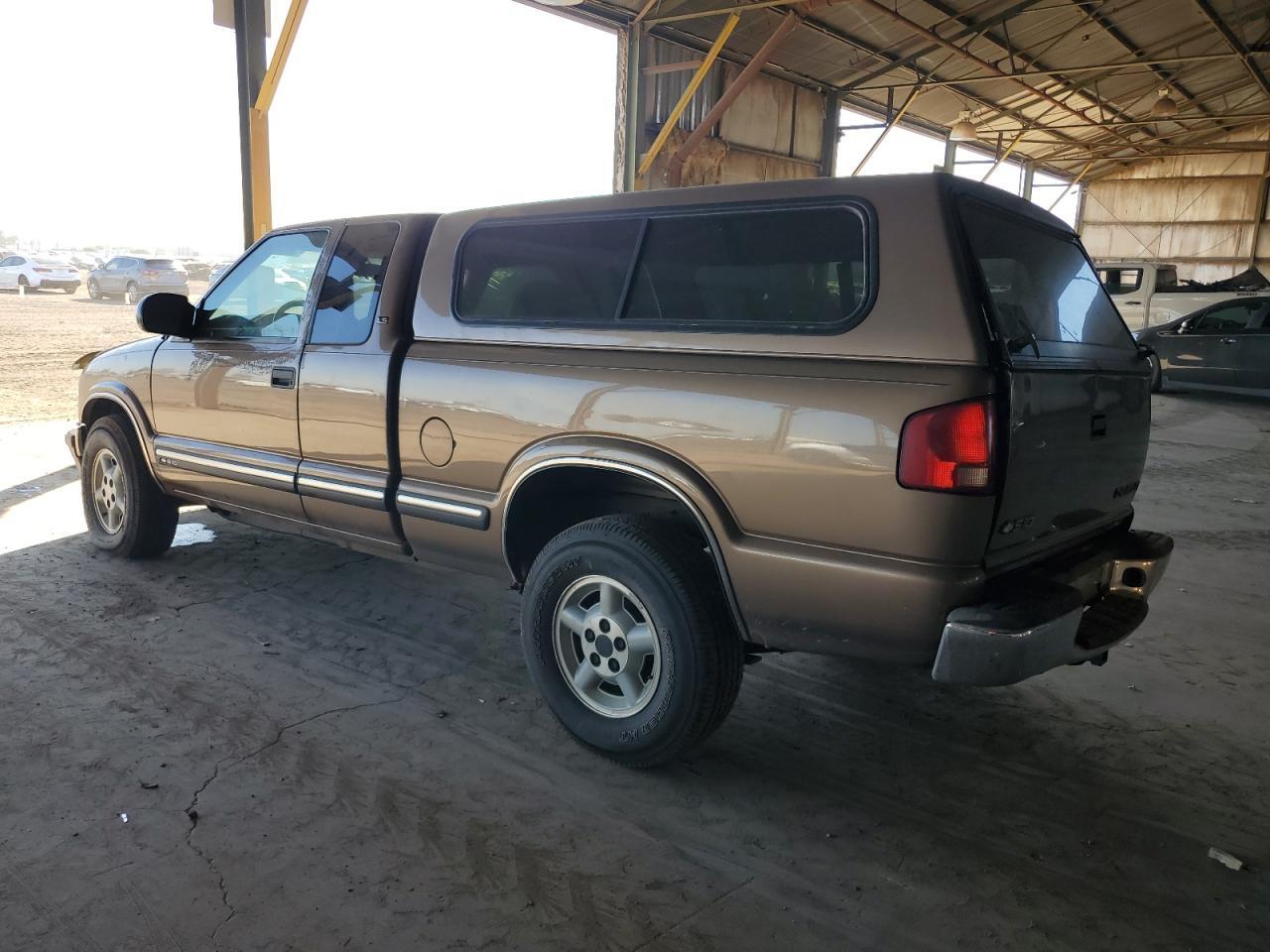 2002 Chevrolet S Truck S10 - Фото 2