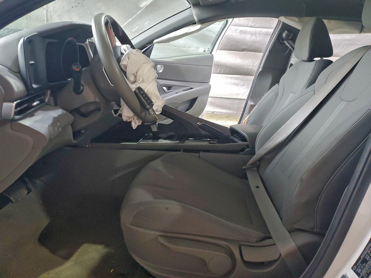 2021 Hyundai Elantra Se - Image 7