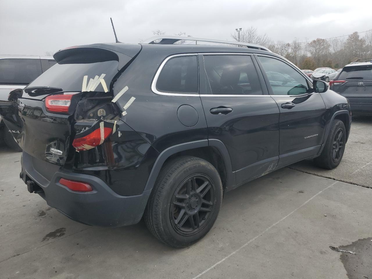 2018 Jeep Cherokee Latitude Plus - Фото 3