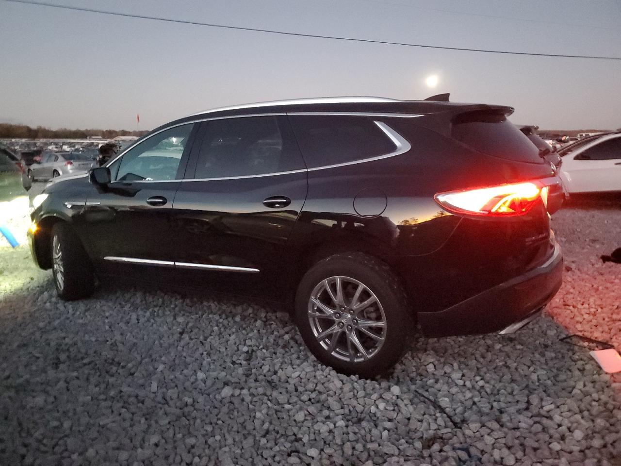 2022 Buick Enclave Premium - Фото 2