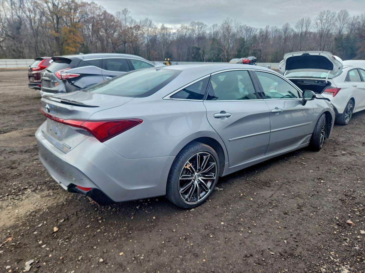 2019 Toyota Avalon Xle - Фото 3