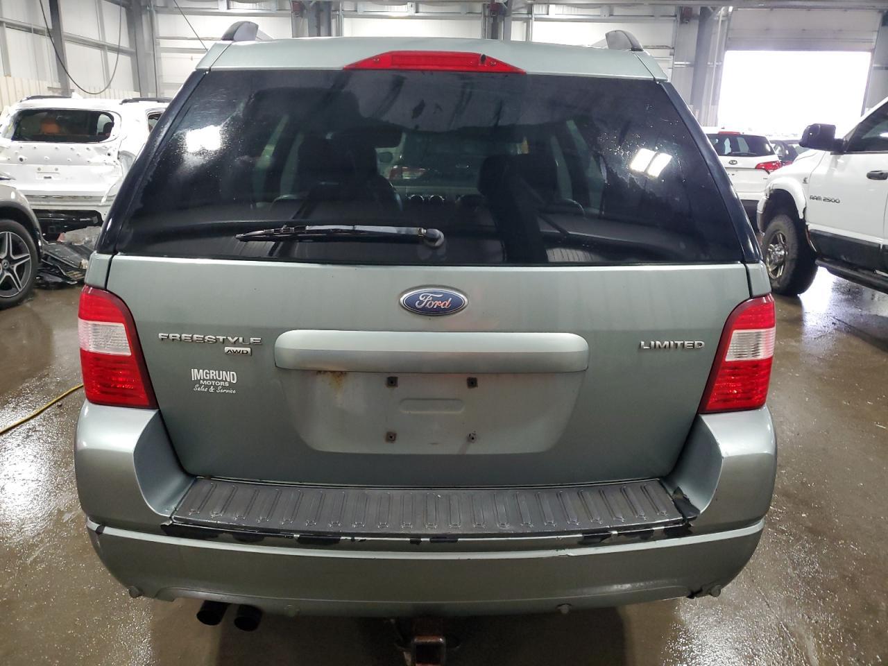 2005 Ford Freestyle Limited - Image 6