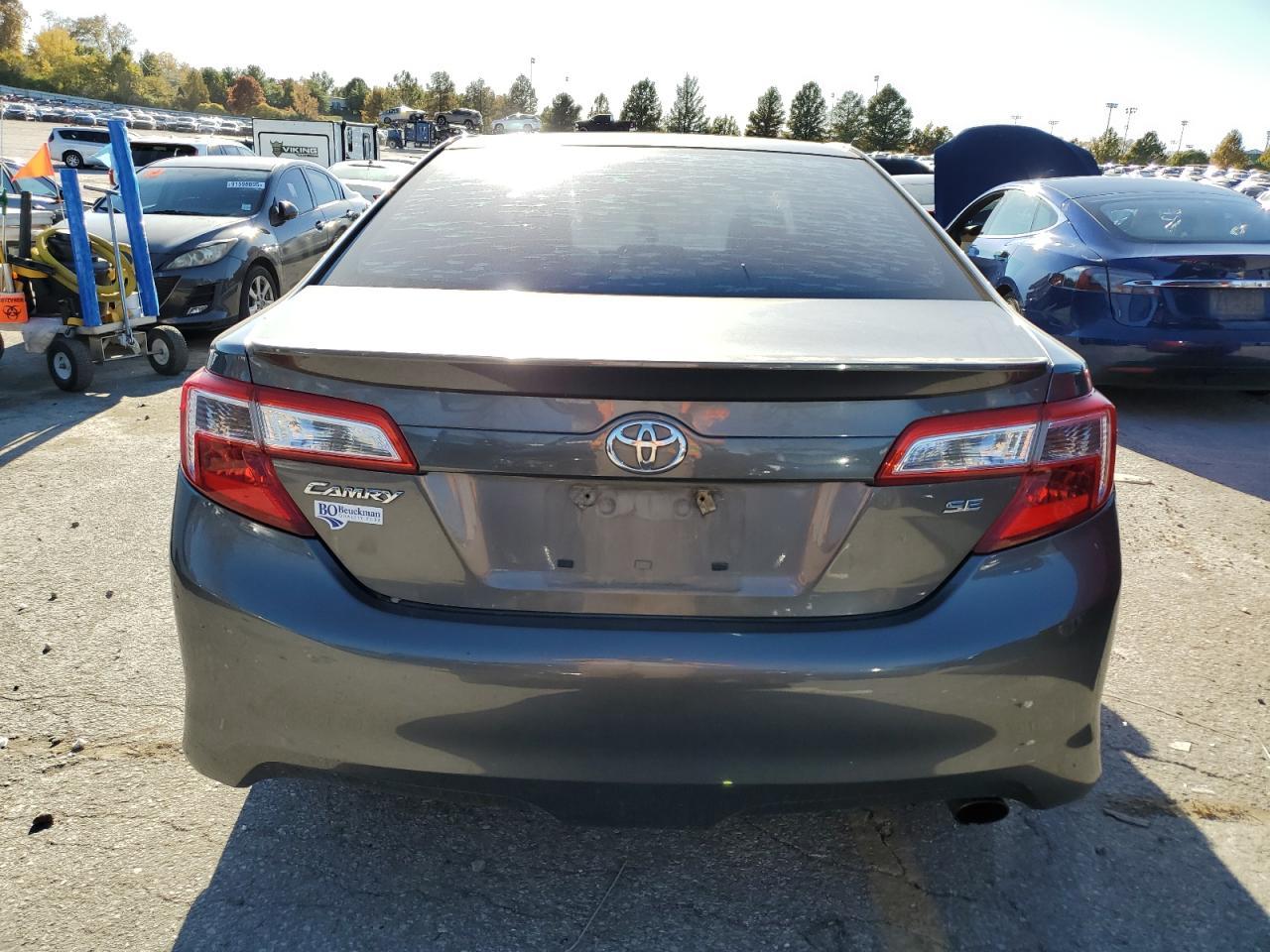 2013 Toyota Camry L - Фото 6