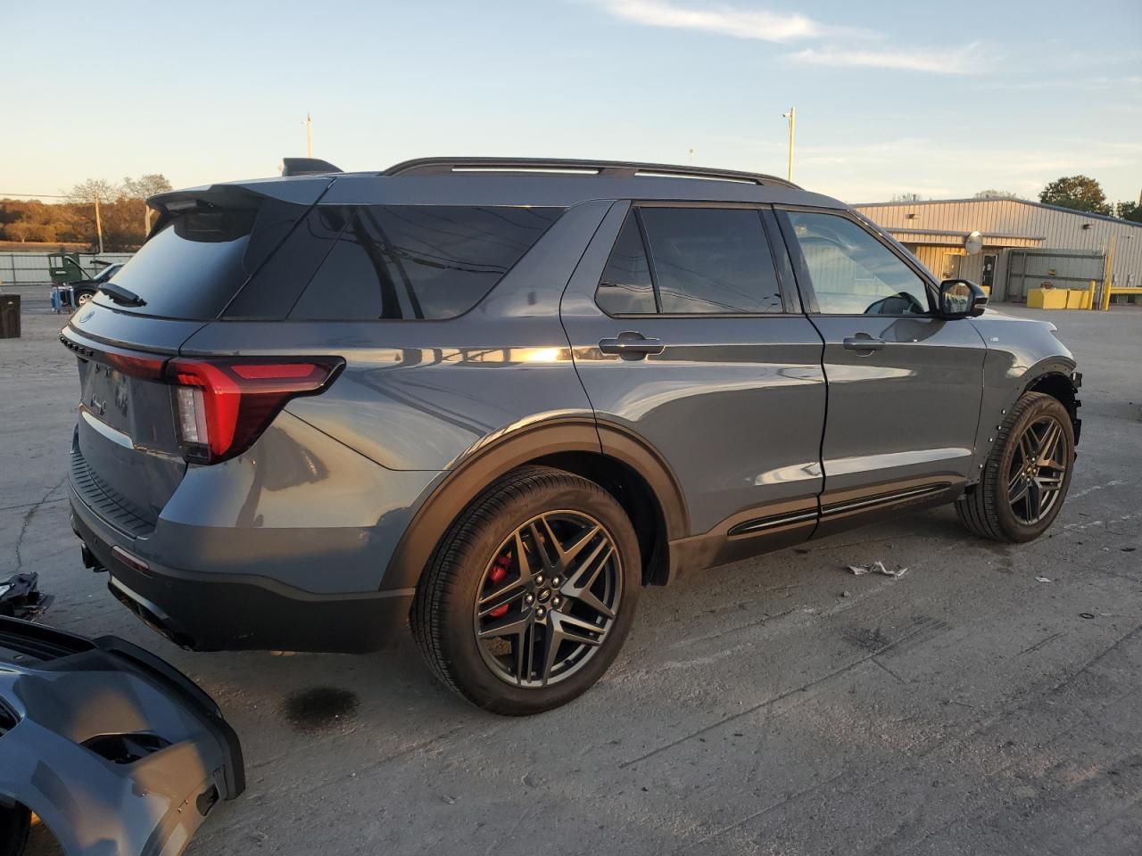2025 Ford Explorer St-Line - Фото 3