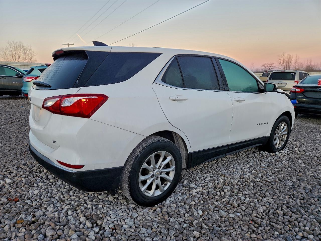 2018 Chevrolet Equinox Lt - Image 3